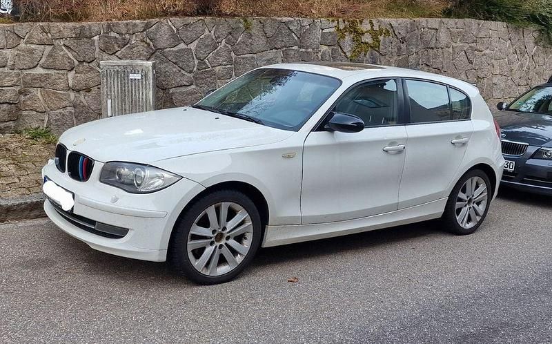 Gebraucht BMW 123 Performance 204 PS (150 kW) 2007 Weiß Kleinwagen