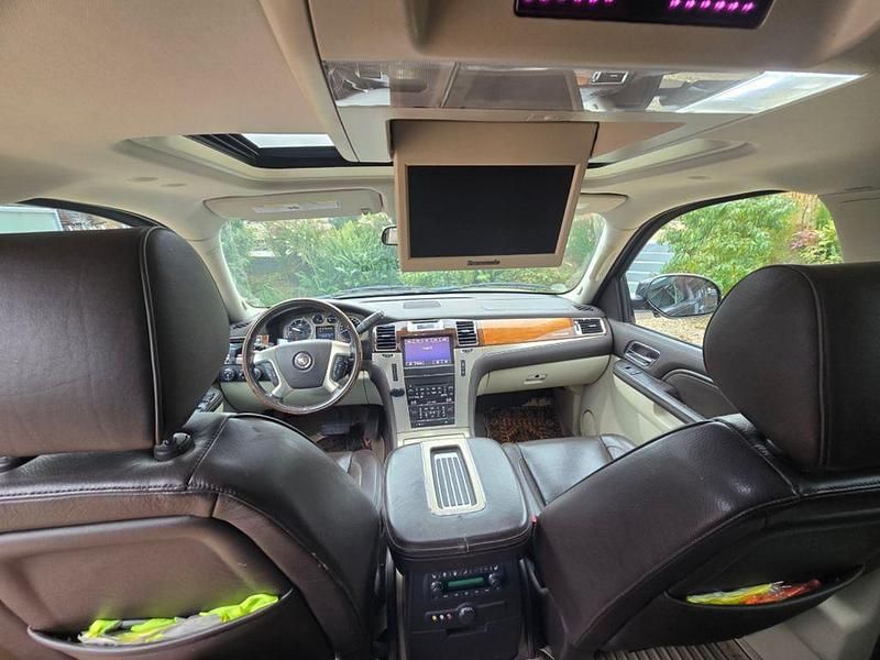 Gebraucht Cadillac Escalade 337 PS (247 kW) 2013 Schwarz SUV