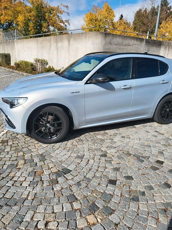Gebraucht 2020 Alfa Romeo Stelvio Veloce SUV | 25.700 € (Fairer Preis) - Bild 1/4