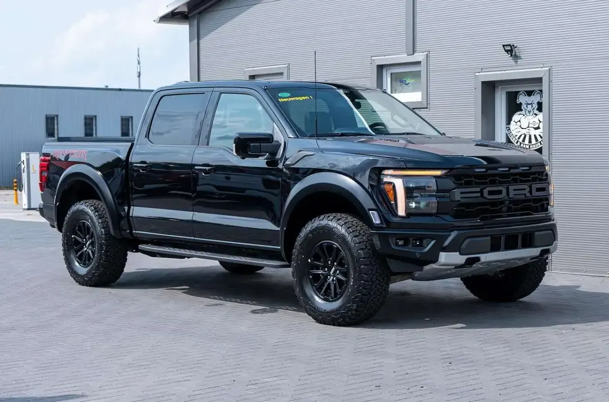 Neu Ford F-150 Raptor 455 PS (334 kW) 2026 Schwarz Pickup