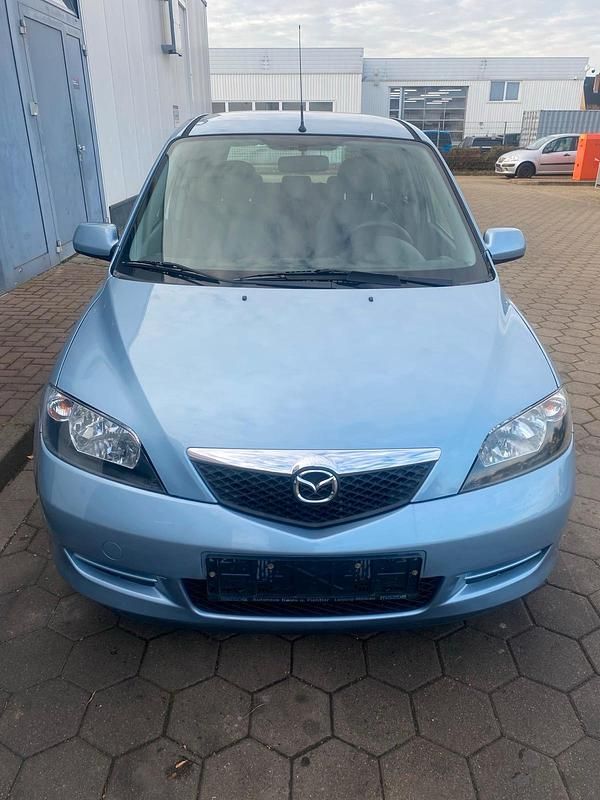 Blau Gebraucht 2005 Mazda 2 Kleinwagen | 3.190 € (Etwas zu teuer) - Bild 1/4