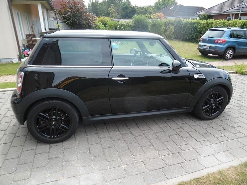 Gebraucht Mini ONE Brick Lane 75 PS (55 kW) 2013 Schwarz Kleinwagen
