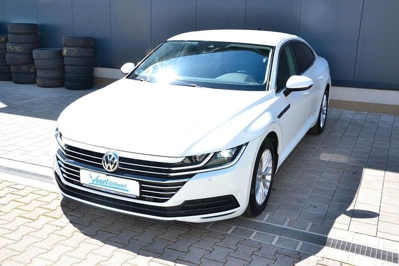 Second-hand VW Arteon Basis 150 CP (110 kW) 2018 Alb Hatchback