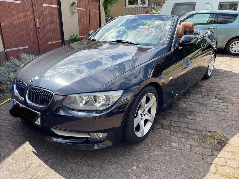 Schwarz Gebraucht 2012 BMW 318 Cabriolet Exclusive Cabrio | 12.900 € (Fairer Preis) - Bild 1/4