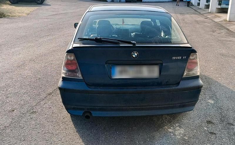 Gebraucht BMW 316 115 PS (84 kW) 2002 Blau Limousine