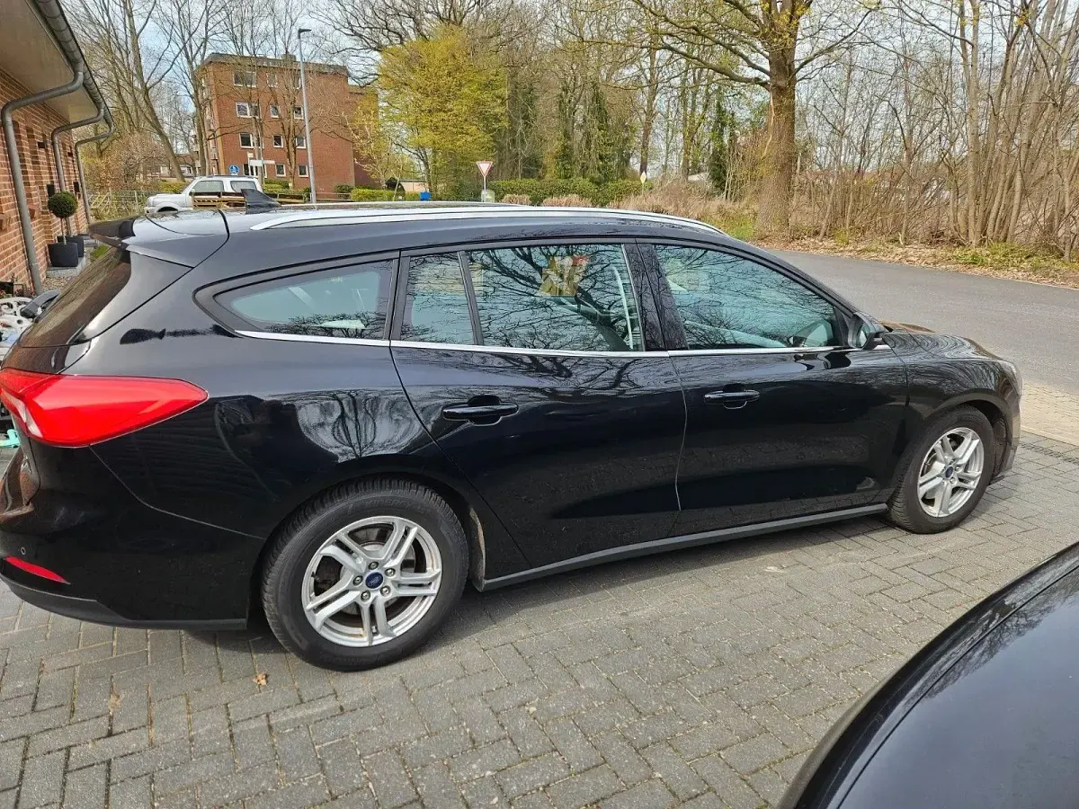 Gebraucht Ford Focus Cool & Connect 150 PS (110 kW) 2019 Schwarz Kombi