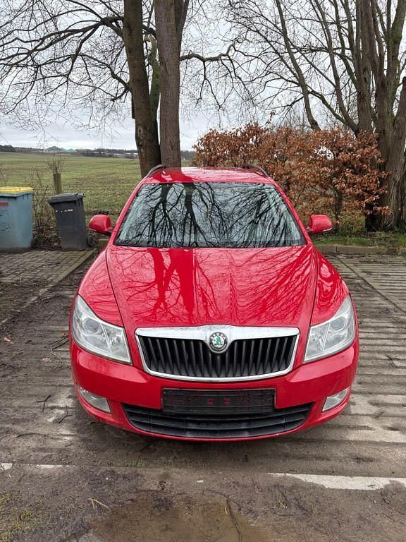 Gebraucht Skoda Octavia Elegance 160 PS (117 kW) 2009 Rot Kombi