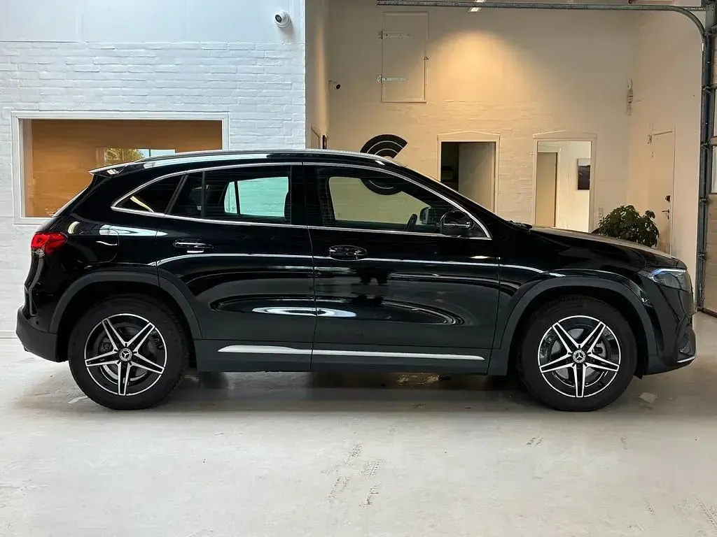 Gebraucht Mercedes EQA300 AMG line 167 kW (228 PS) 2023 Schwarz SUV