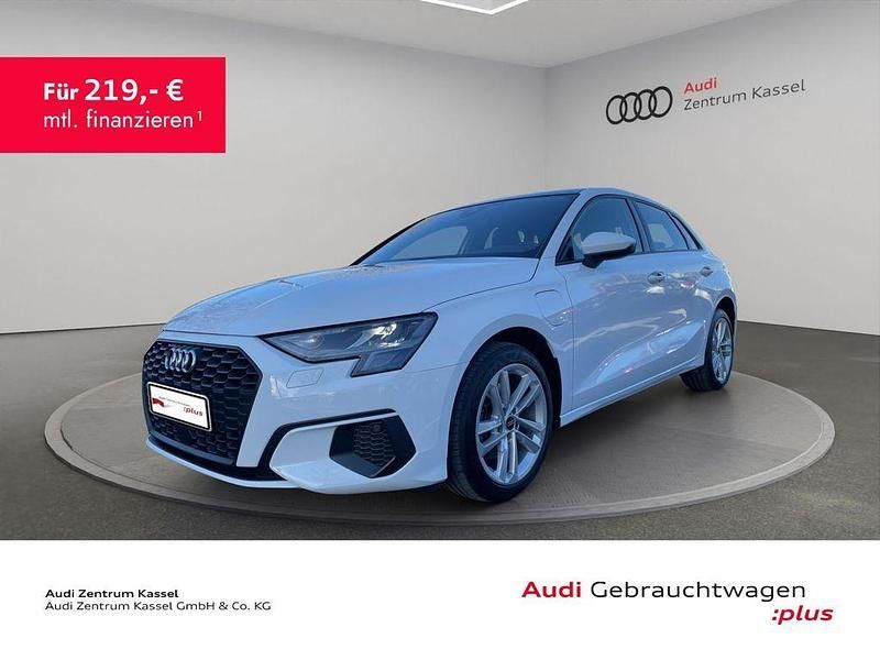 Ibisweiß Gebraucht 2022 Audi A3 Sportback e-tron Advanced Limousine | 28.790 € (Teuer) - Bild 1/3