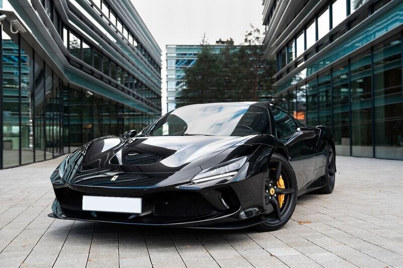 Schwarz Gebraucht 2023 Ferrari F8 Cabrio | 381.150 € - Bild 1/4