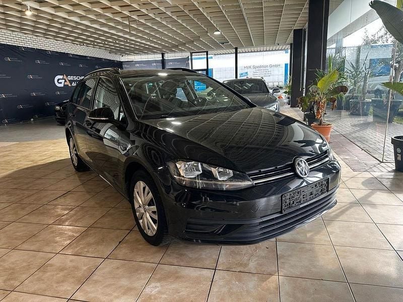 Gebraucht VW Golf VII Trendline 116 PS (85 kW) 2017 Schwarz Kombi