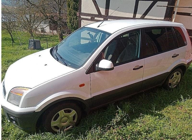 Gebraucht Ford Fusion Trend 101 PS (74 kW) 2011 Weiß Kleinwagen