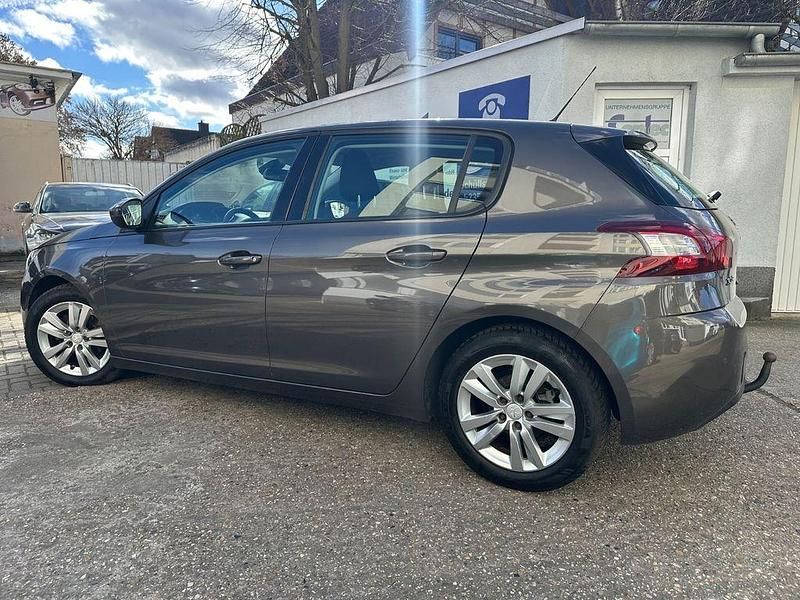 Gebraucht Peugeot 308 110 PS (80 kW) 2015 Other Limousine