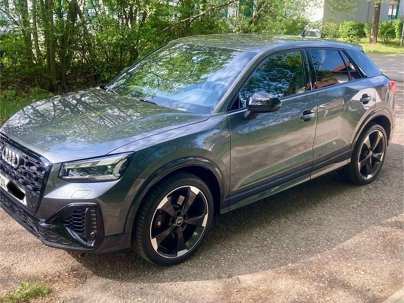 Gebraucht Audi SQ2 Ambiente 300 PS (220 kW) 2024 Grau SUV
