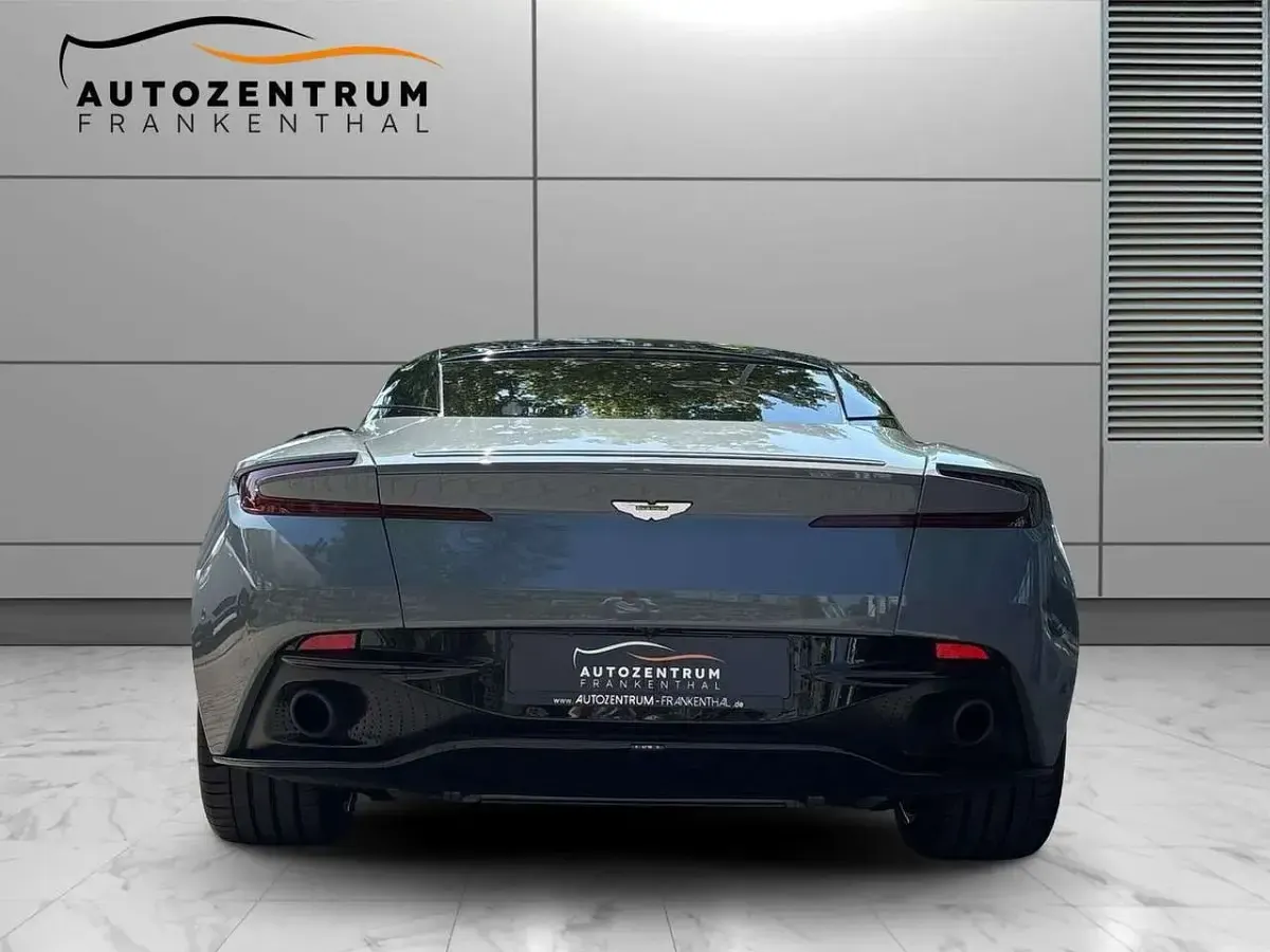 Gebraucht Aston Martin DB11 638 PS (469 kW) 2016 Arizona bronze Coupé
