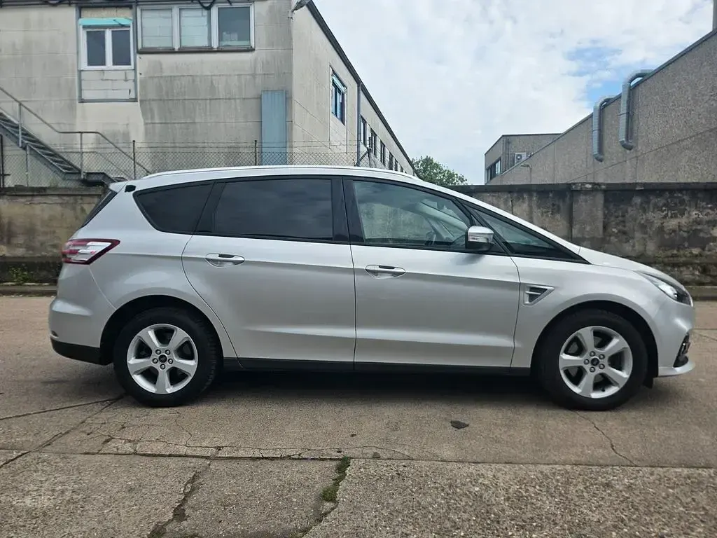 Używany Ford S-MAX Trend 190 KM (139 kW) 2020 Srebrny Minivan