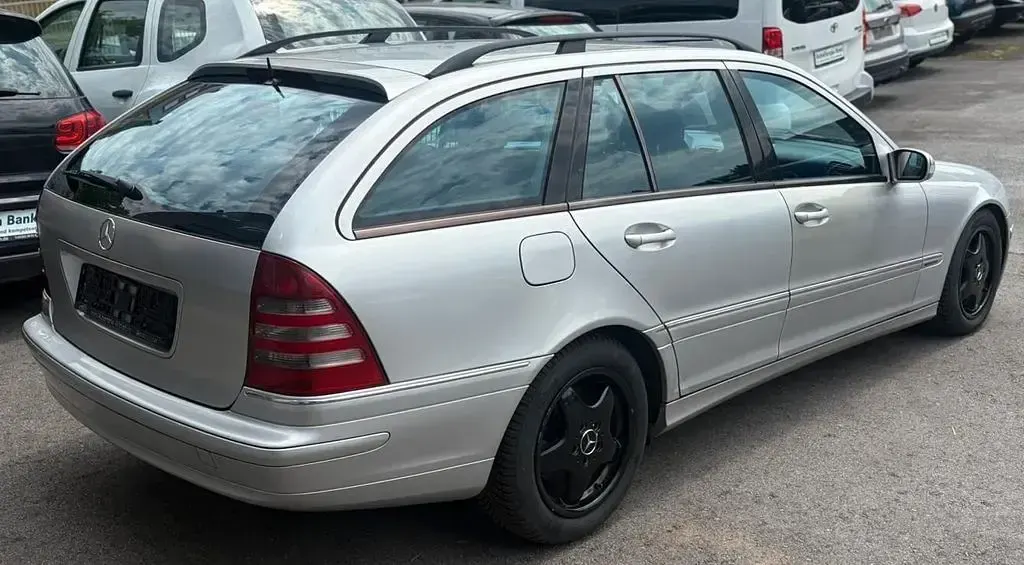Gebraucht Mercedes C220 Avantgarde 143 PS (105 kW) 2001 Silber Limousine