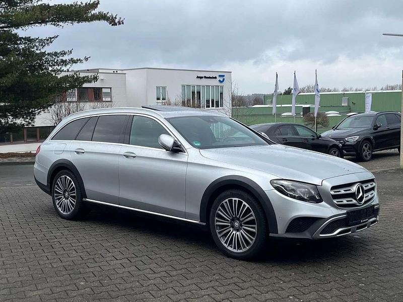 Gebraucht Mercedes E220 All-Terrain 194 PS (142 kW) 2018 Iridiumsilber Kombi