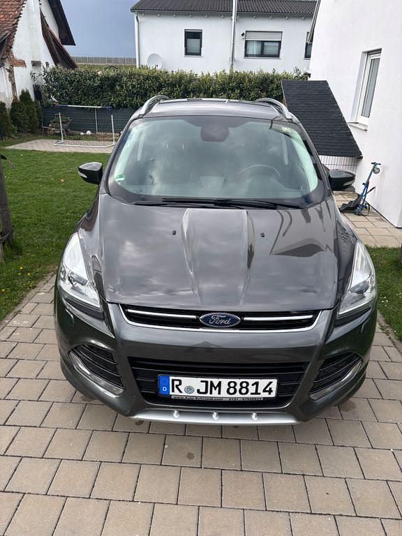 Używany Ford Kuga Vignale 179 KM (131 kW) 2016 Szary SUV