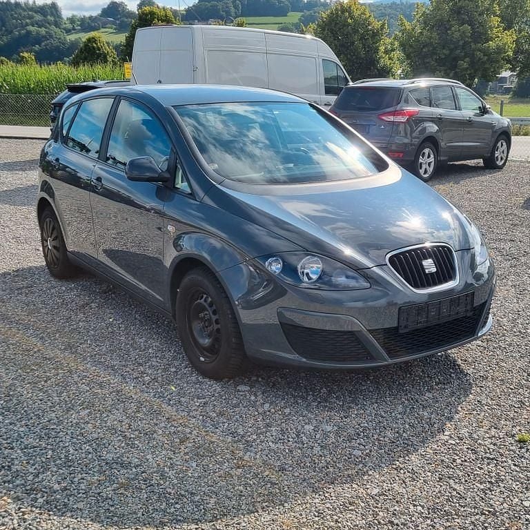 Grau Gebraucht 2010 Seat Altea Ecomotive Van / Kleinbus | 3.490 € (Superpreis) - Bild 1/4