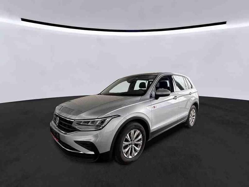 Gebraucht VW Tiguan 150 PS (110 kW) 2023 Reflexsilber SUV