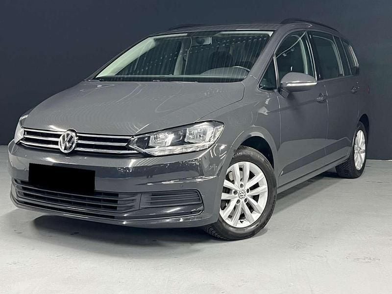 Grau Gebraucht 2019 VW Touran Comfortline Van / Kleinbus | 9.800 € (Fairer Preis) - Bild 1/4