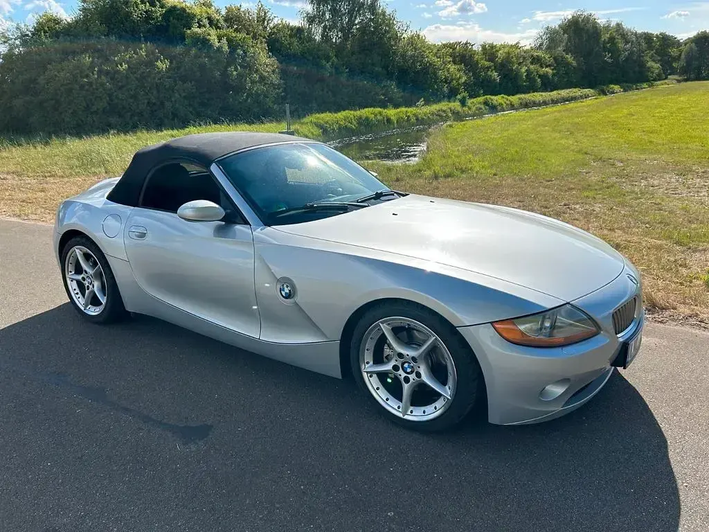 Gebraucht BMW Z4 Sport Line 231 PS (169 kW) 2003 Silber Cabrio