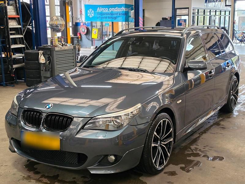 Gebraucht BMW 530 272 PS (200 kW) 2007 Grau Kombi