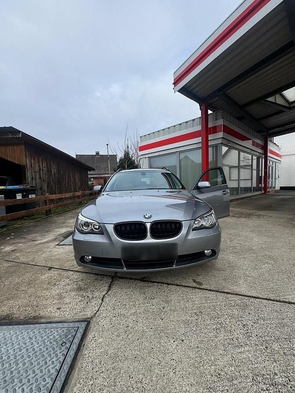 Gebraucht BMW 525 2004 Grau Kombi