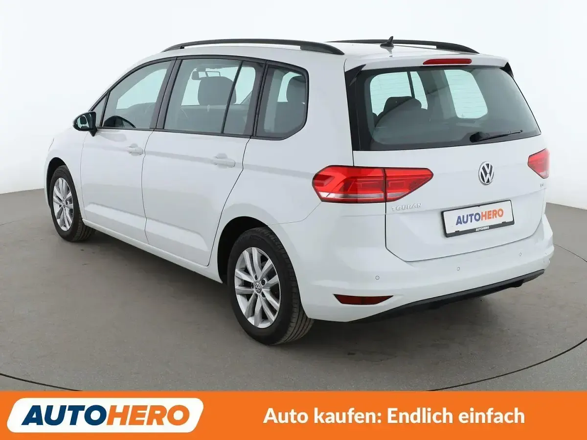 Gebraucht VW Touran Comfortline 110 PS (80 kW) 2017 Pure white Van / Kleinbus