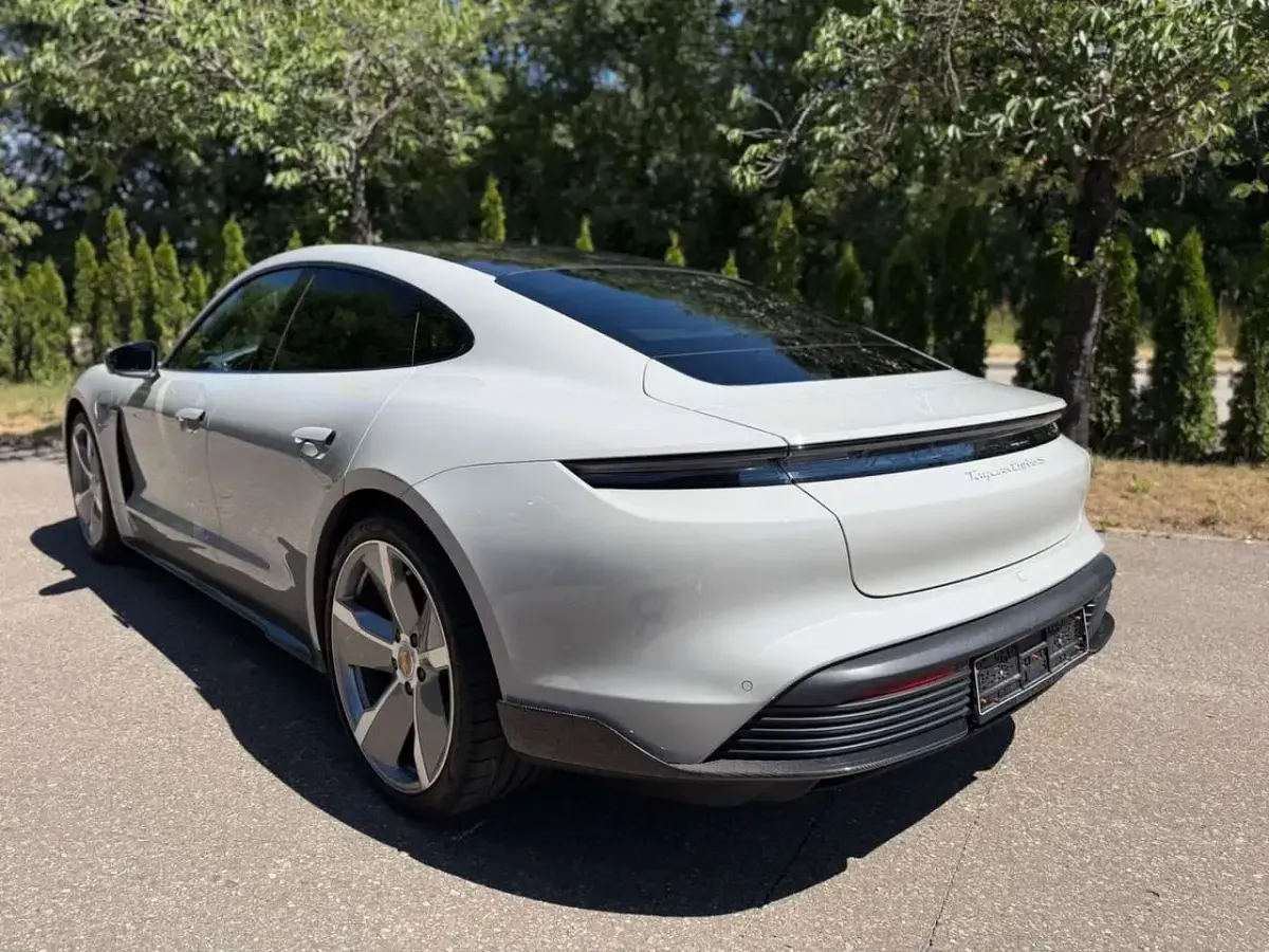 Gebraucht Porsche Taycan Turbo S 559 kW (761 PS) 2021 Grau Limousine