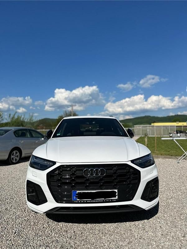 Weiß Gebraucht 2022 Audi Q5 S-Line SUV | 46.700 € - Bild 1/4