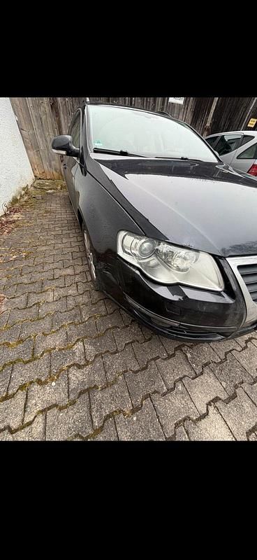 Gebraucht VW Passat 105 PS (77 kW) 2008 Schwarz Kombi