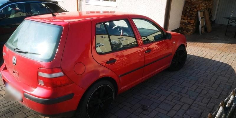 Second-hand VW Golf IV 75 CP (55 kW) 2004 Roșu Berlinǎ
