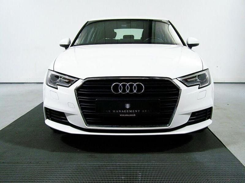 Gebraucht Audi A3 Comfort 150 PS (110 kW) 2019 Weiß Limousine