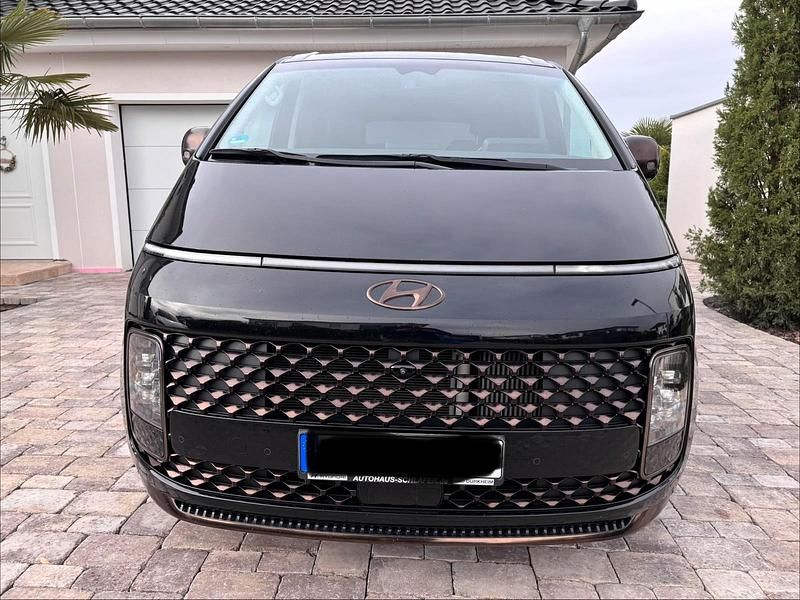 Gebraucht Hyundai Staria 177 PS (130 kW) 2022 Schwarz Van / Kleinbus