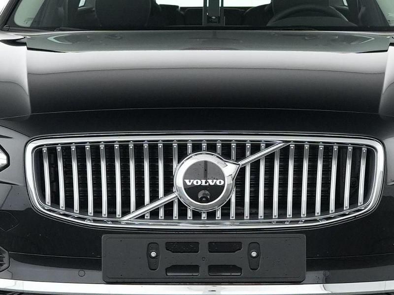 Gebraucht Volvo V90 Plus 398 PS (292 kW) 2025 Onyx black / metallic Kombi