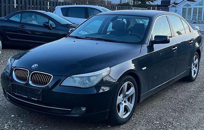 Gebraucht BMW 523 190 PS (139 kW) 2007 Black sapphire metallic Limousine