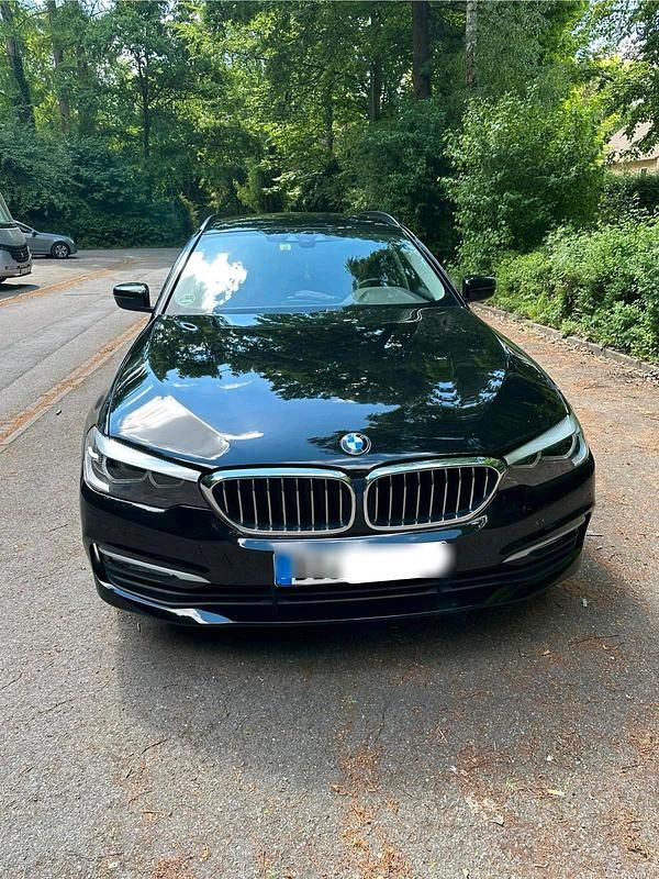 Schwarz Gebraucht 2018 BMW 520 Kombi | 23.500 € (Guter Preis) - Bild 1/4