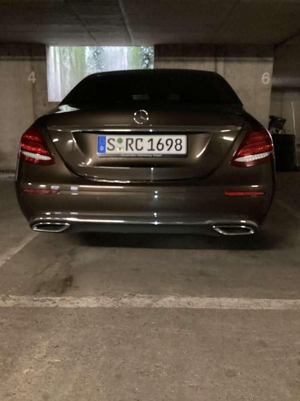 Gebraucht Mercedes E220 Avantgarde 194 PS (142 kW) 2017 Braun Limousine