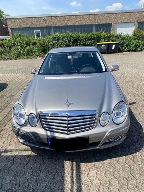 Gebraucht Mercedes E200 Elegance 184 PS (135 kW) 2006 Beige Limousine