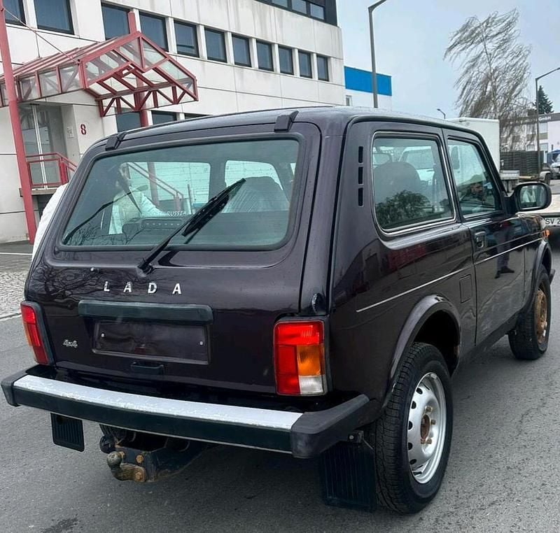 Gebraucht Lada niva 83 PS (61 kW) 2018 Violet SUV