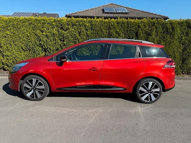 Andere farben Gebraucht 2015 Renault Clio IV Intens Limousine | 8.888 € (Fairer Preis) - Bild 1/4