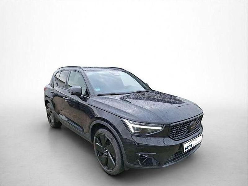 Second-hand Volvo XC40 Plus 163 CP (119 kW) 2024 Negru SUV