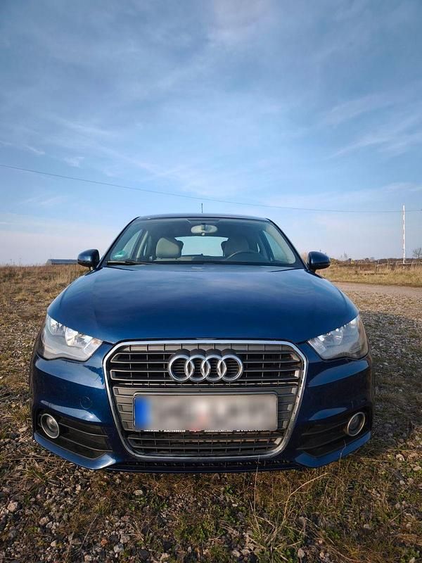 Gebraucht Audi A1 Ambition 105 PS (77 kW) 2010 Blau Kleinwagen
