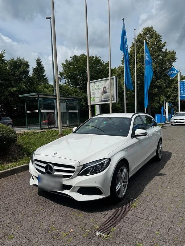 Weiß Gebraucht 2015 Mercedes C220 Kombi | 13.399 € (Fairer Preis) - Bild 1/4