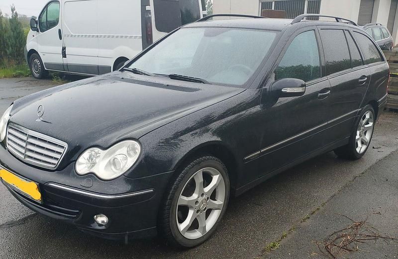 Blau Gebraucht 2005 Mercedes C180 Sport Edition Kombi | 1.950 € (Superpreis) - Bild 1/4