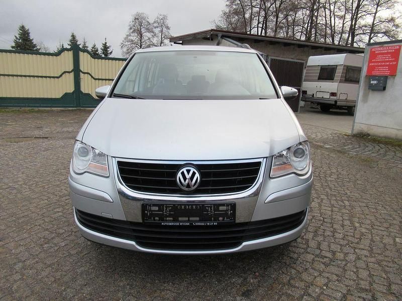 Gebraucht VW Touran Trendline 140 PS (102 kW) 2010 Silber Van / Kleinbus
