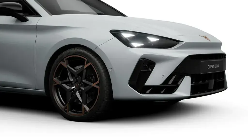Neu Cupra Leon VZ 272 PS (200 kW) 2026 Weiß Limousine