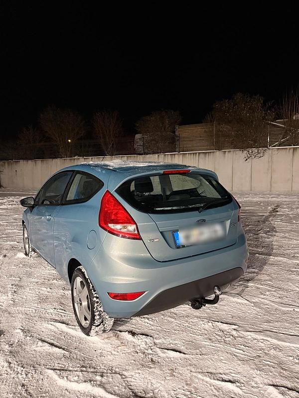 Gebraucht Ford Fiesta 90 PS (66 kW) 2009 Blau Kleinwagen